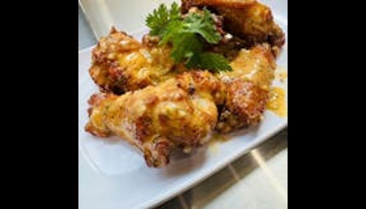 Garlic Parm Wings.